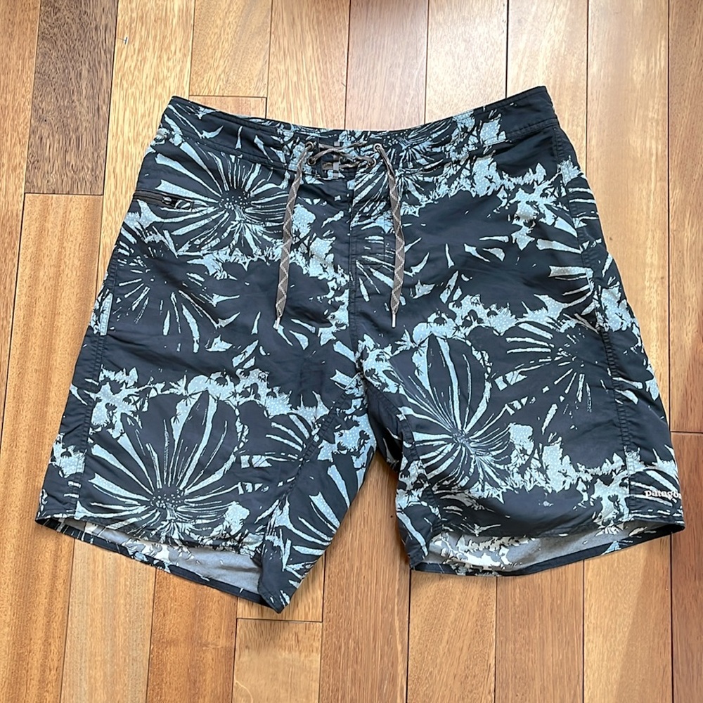 Patagonia floral print swim trunks, sz 36